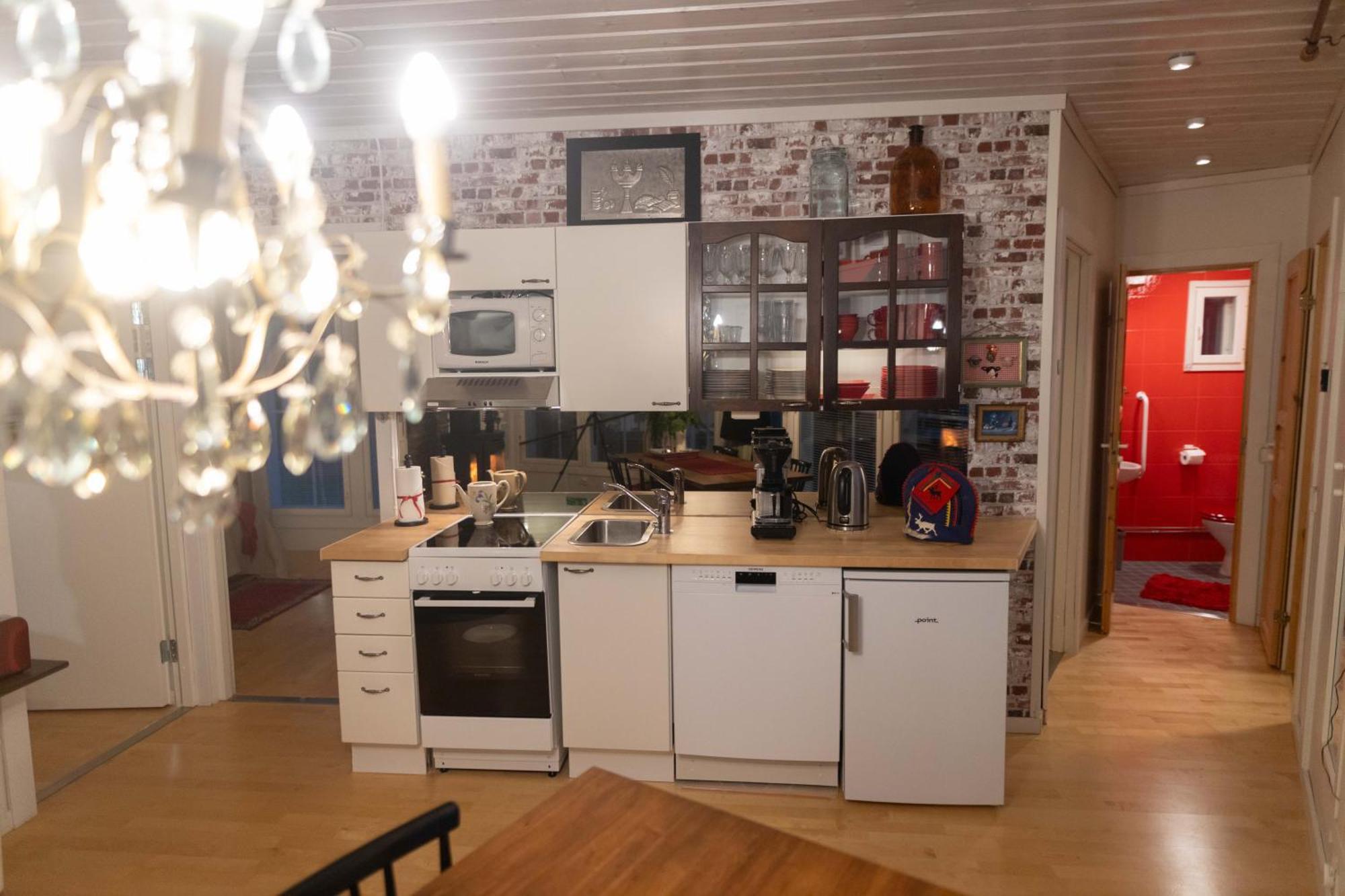 Aaria Bed And Breakfast Rovaniemi Bagian luar foto